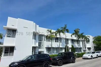 621 11th St #201, Miami Beach: photo 1 of 6