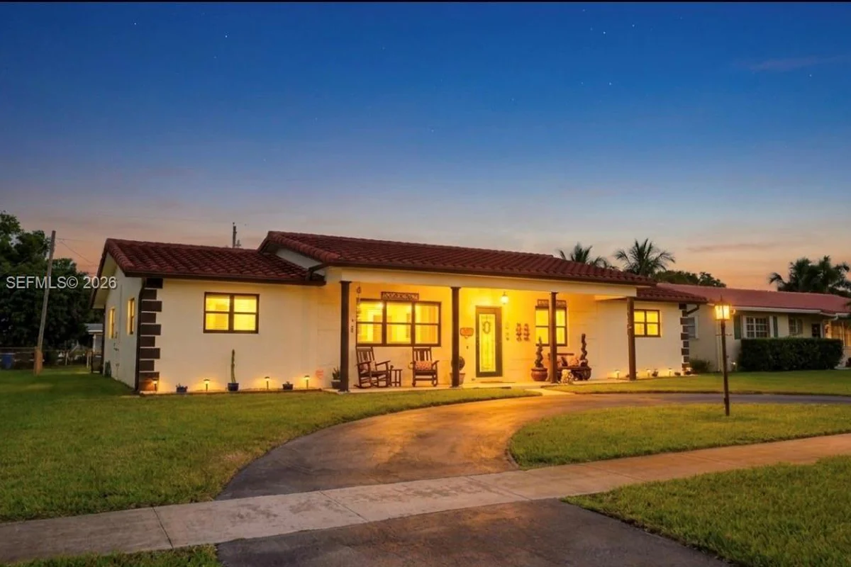 4301 Adams St, Hollywood: photo 1 of 40