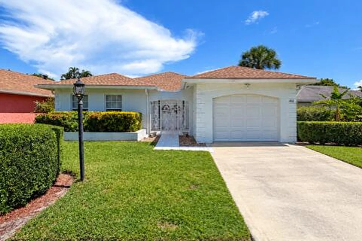 182 Del Rio Blvd, Boca Raton: photo 1 of 14