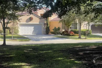 412 Cameron Dr, Weston: photo 1 of 24