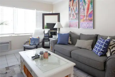840 80th St #7, Miami Beach: photo 1 of 11