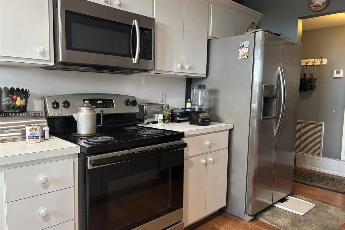 3800 Hillcrest Dr #1011, Hollywood: photo 1 of 29