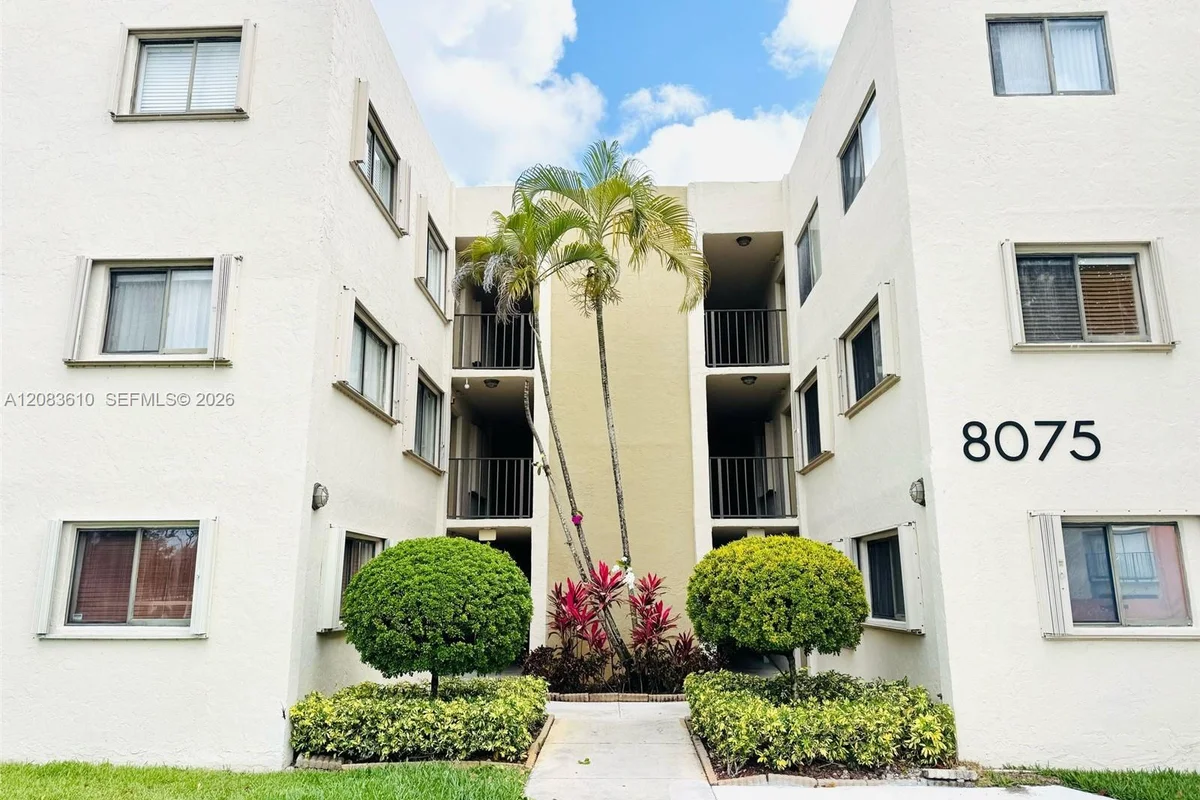 8075 SW 107th Ave #123, Miami: photo 1 of 13