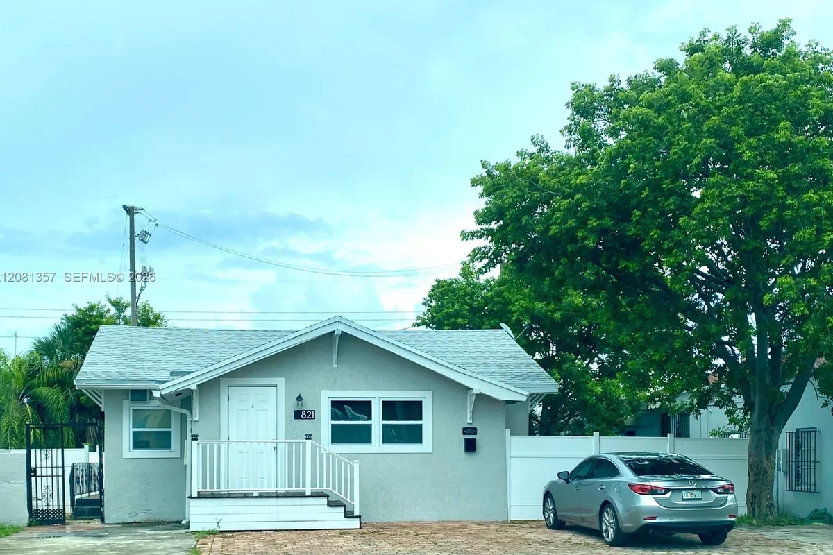 821 SW 29th Ct, Miami: photo 1 of 29