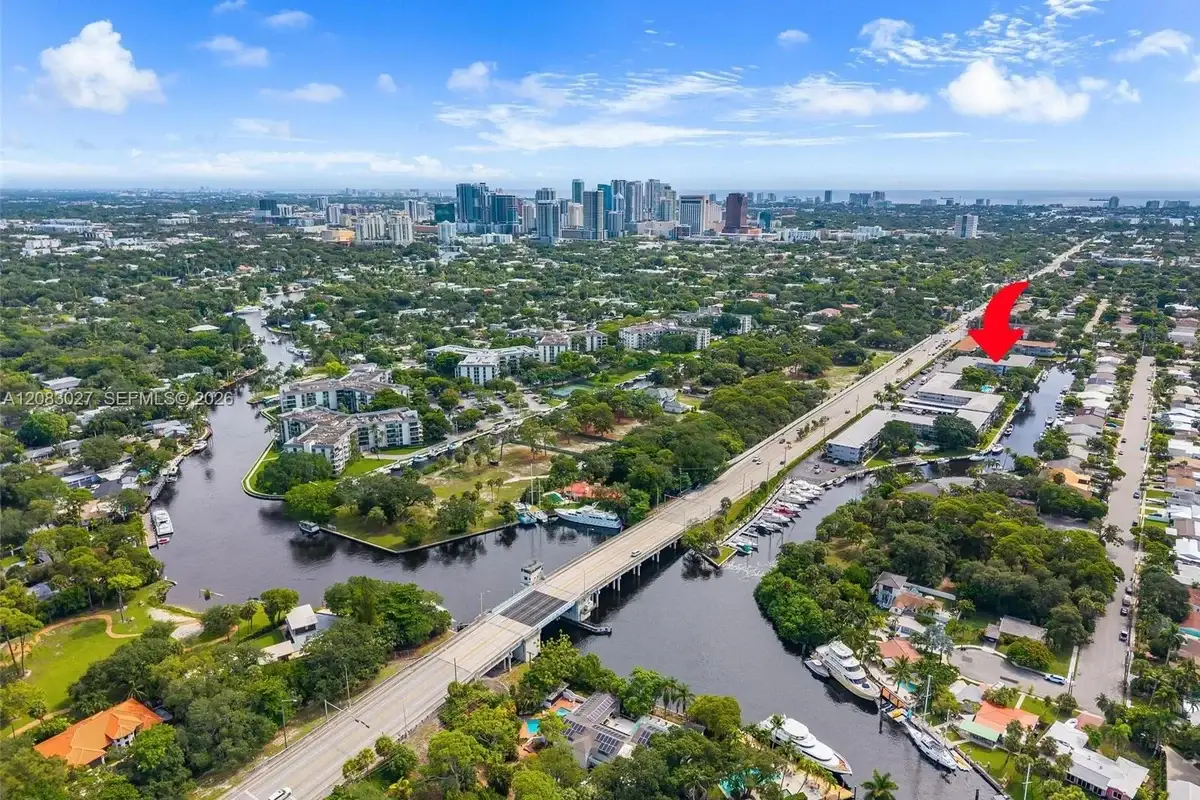 1000 SW 12th St #203, Fort Lauderdale: photo 1 of 35