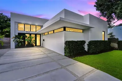 104 NW 47th Ter, Miami: photo 1 of 75