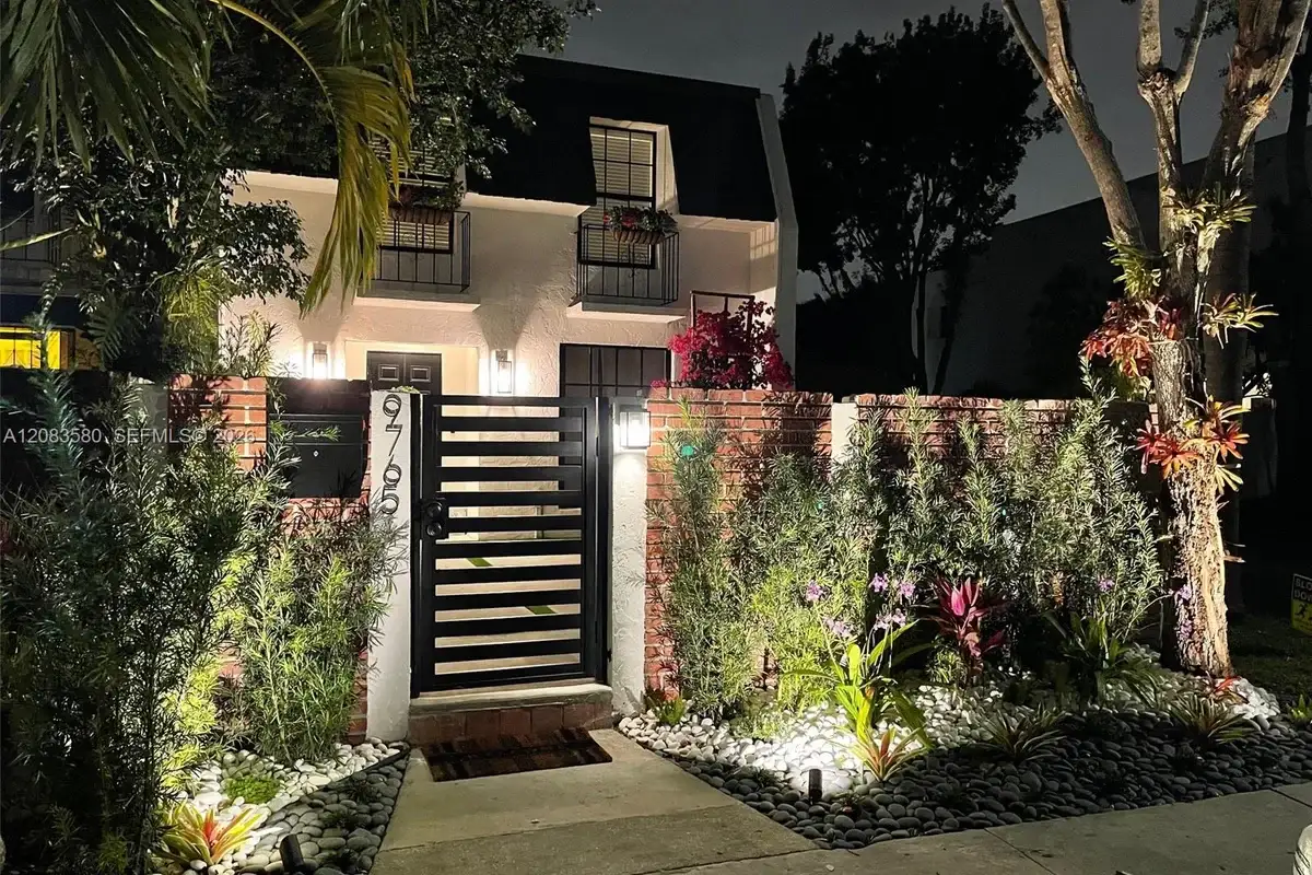 9765 SW 93rd Ter, Miami: photo 1 of 19