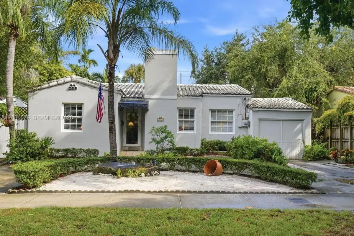 3617 SW 3rd Ave, Miami: photo 1 of 35