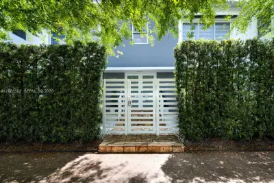 3909 Garden Ave #1, Miami Beach: photo 1 of 42