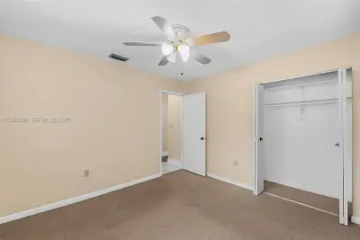 1284 W 44th Pl #3, Hialeah: photo 1 of 30