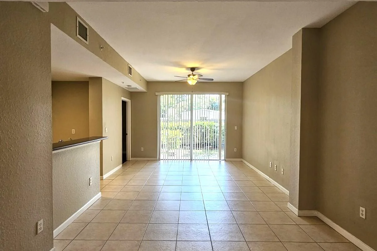 1927 Marsh Harbor Dr, Riviera Beach: photo 1 of 17