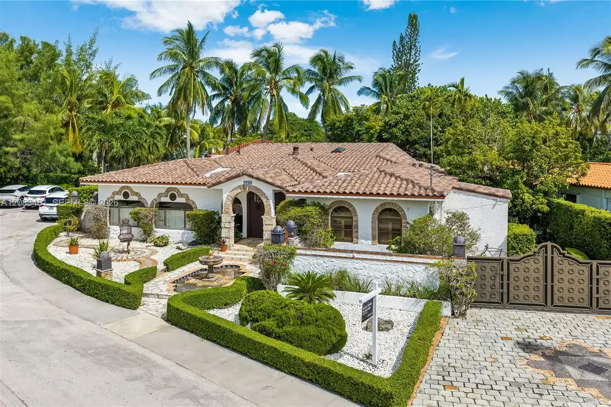 1150 N Biscayne Point Rd, Miami Beach: photo 1 of 91