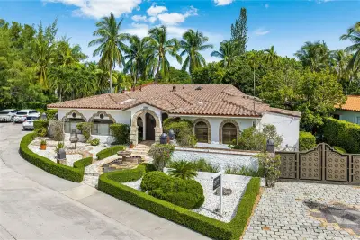 1150 N Biscayne Point Rd, Miami Beach: photo 1 of 91