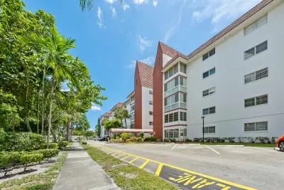 4750 NW 22nd Ct #408, Lauderhill: photo 1 of 30