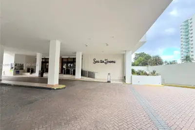 3725 S Ocean Dr #423, Hollywood: photo 1 of 42