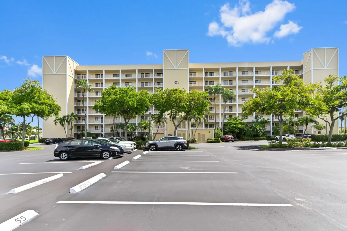 7260 Kinghurst Dr #106, Delray Beach: photo 1 of 28
