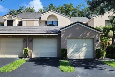 9862 NW 1st Ct, Plantation: photo 1 of 14