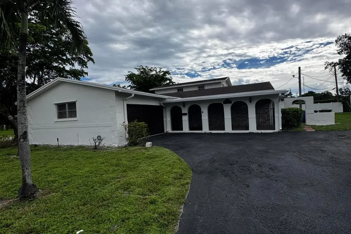 2320 NW 30th Way, Fort Lauderdale: photo 1 of 35