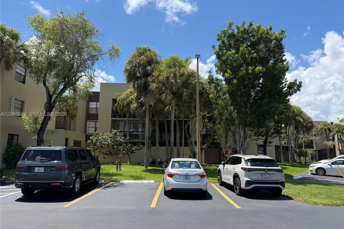 10875 SW 112th Ave #202, Miami: photo 1 of 30