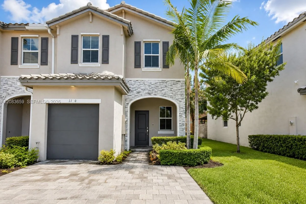 1100 SE 26th Ter, Homestead: photo 1 of 27