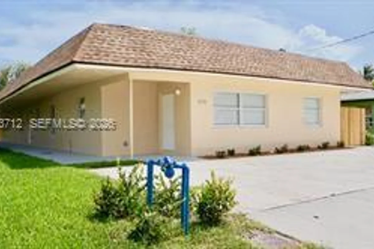 614 NW 2nd St #A, Delray Beach: photo 1 of 18