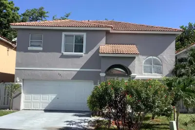 201 SW 98th Ter, Pembroke Pines: photo 1 of 26