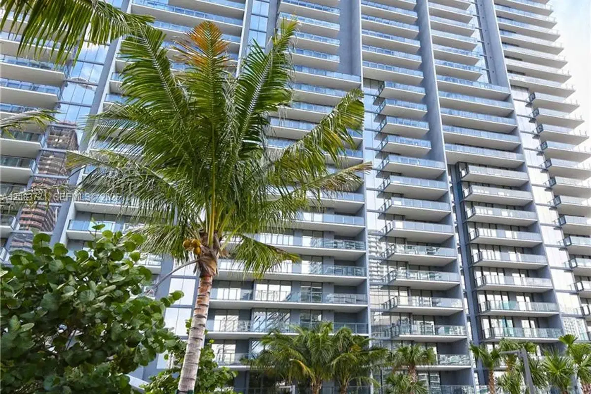 88 SW 7th St #2806, Miami: photo 1 of 27