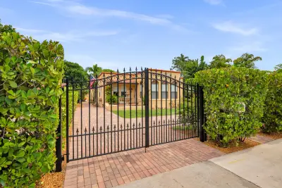 319 Plymouth Rd, West Palm Beach: photo 1 of 49
