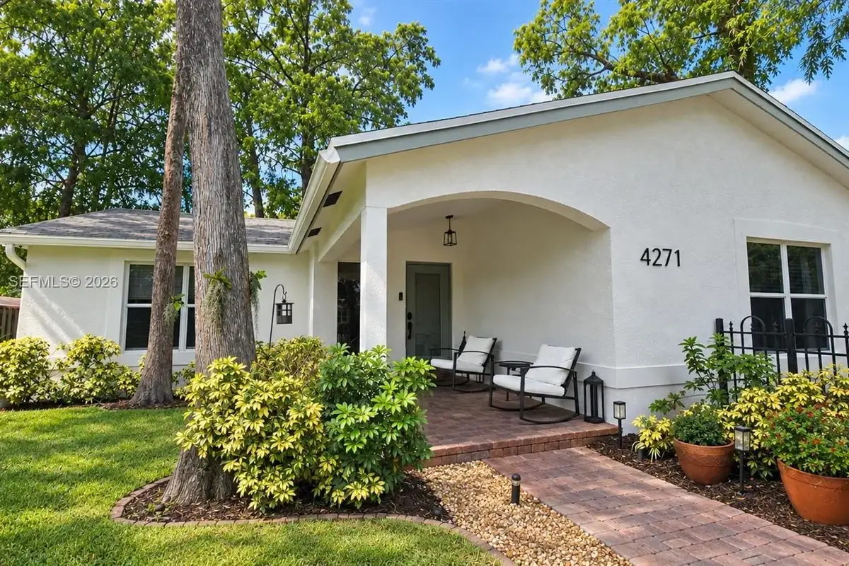 4271 NW 20th Ave, Oakland Park: photo 1 of 35