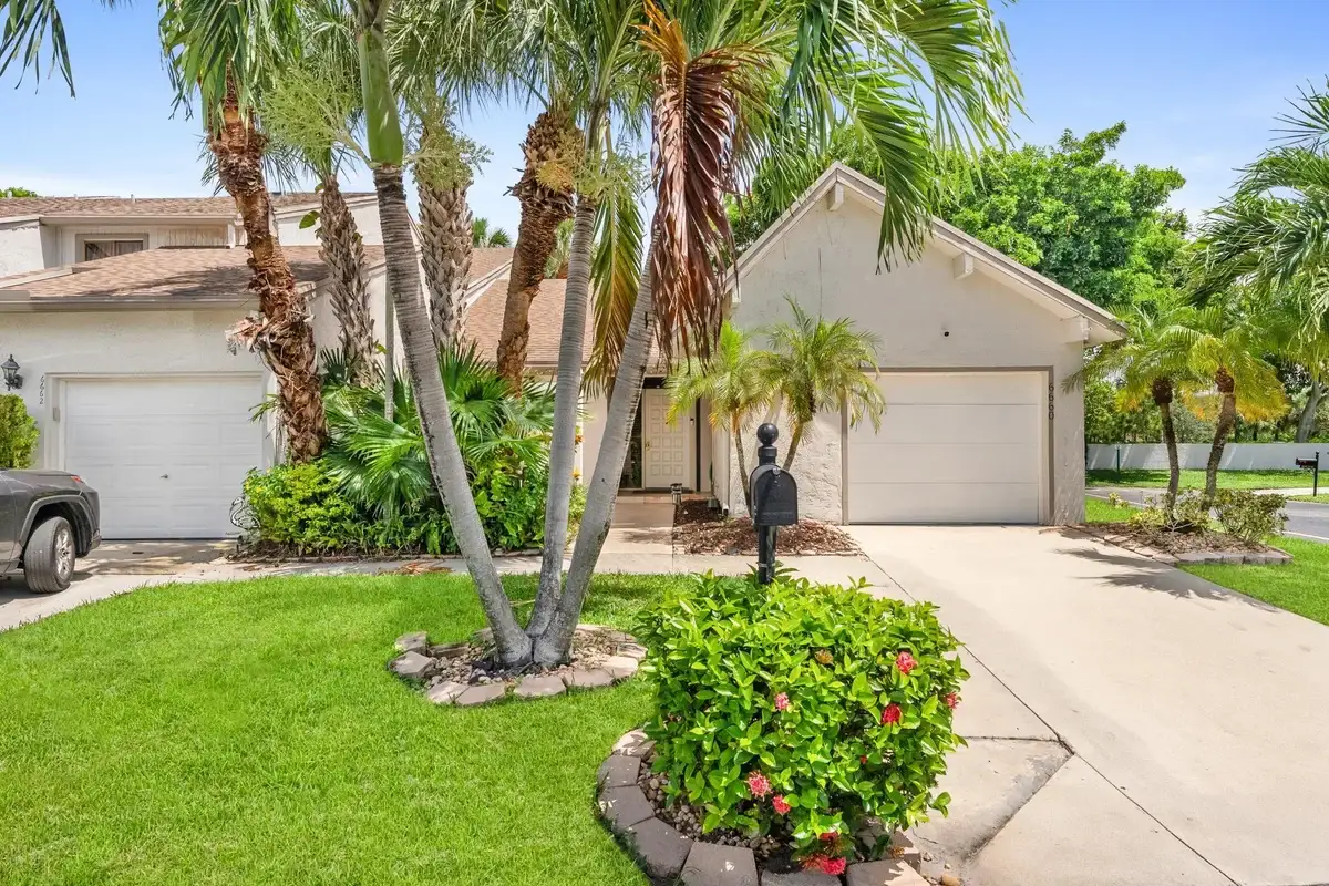 6660 Canary Palm Cir, Boca Raton: photo 1 of 38
