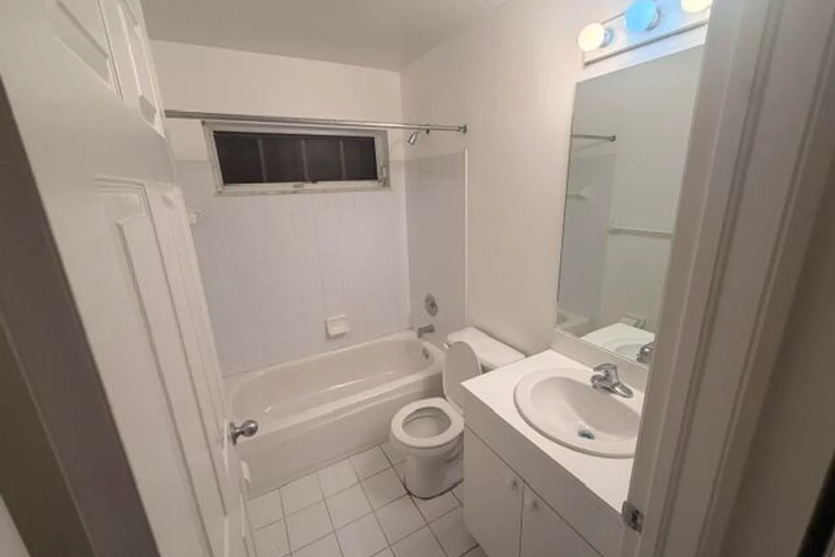 1037 17th St, West Palm Beach: photo 1 of 14