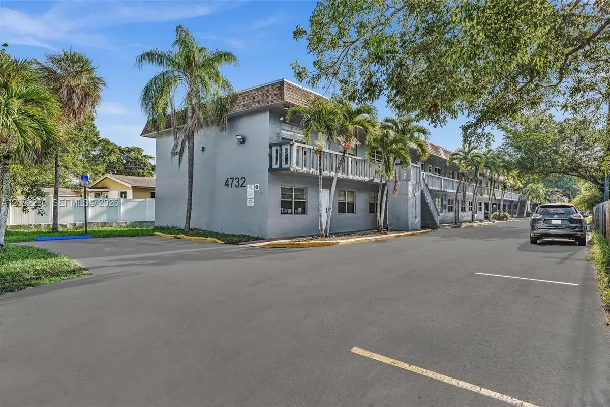 4732 SW 33rd Ave #203, Dania Beach: photo 1 of 30
