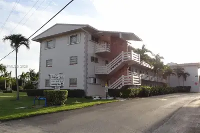 700 Layne Blvd #319, Hallandale Beach: photo 1 of 29