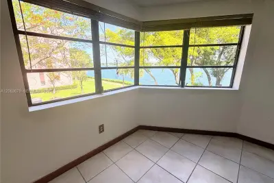 20860 San Simeon Way #303-6, Miami: photo 1 of 14