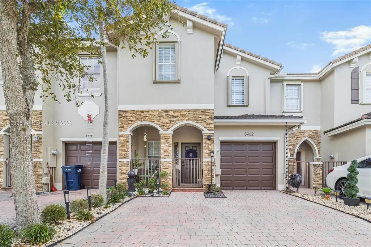 8962 SW 225th St, Cutler Bay: photo 1 of 28