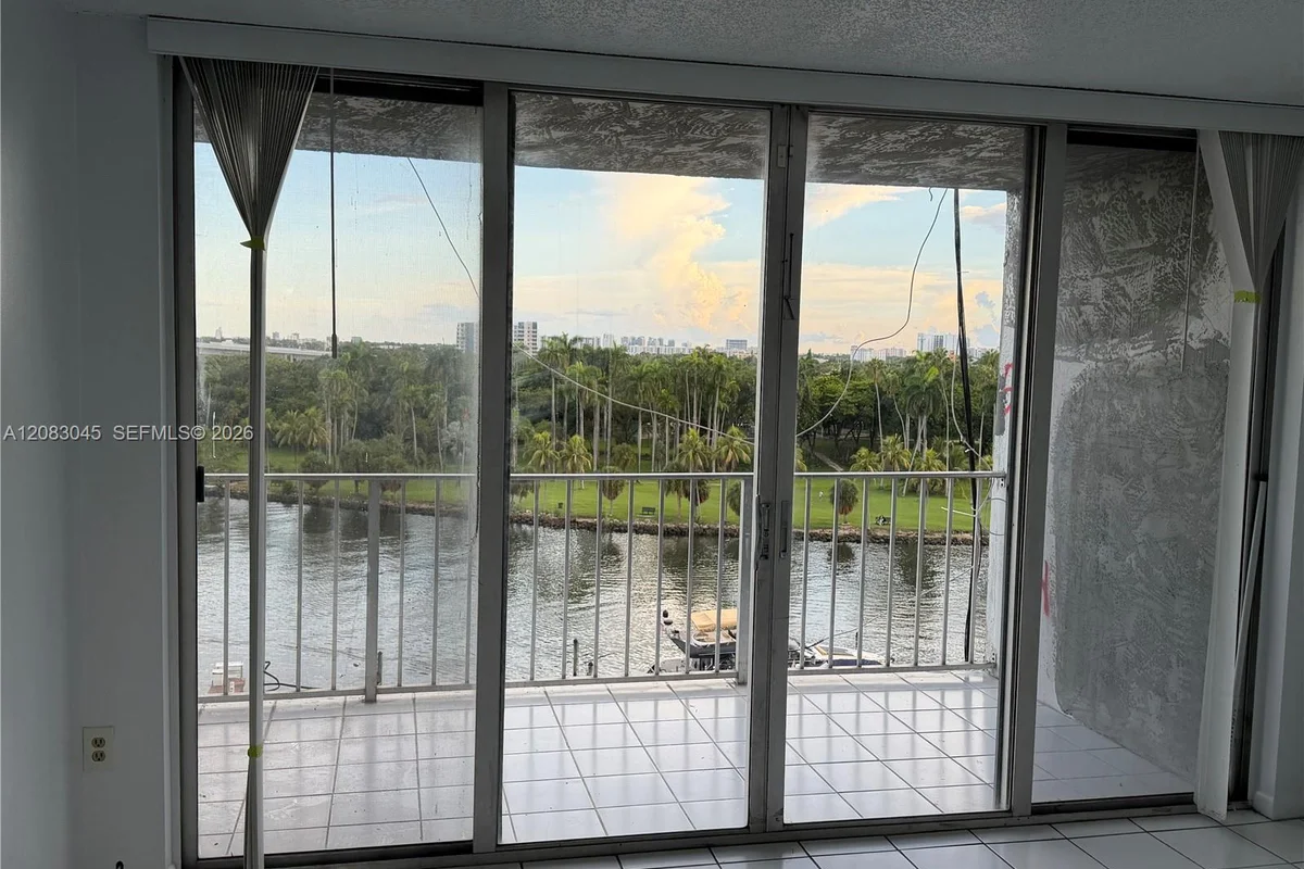 1700 N River Dr #807, Miami: photo 1 of 14