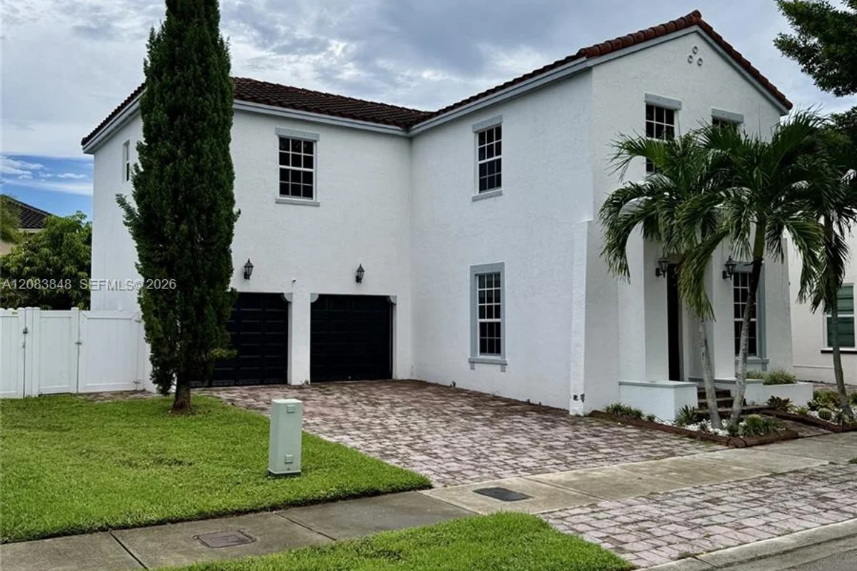 17081 SW 94th Way, Miami: photo 1 of 34