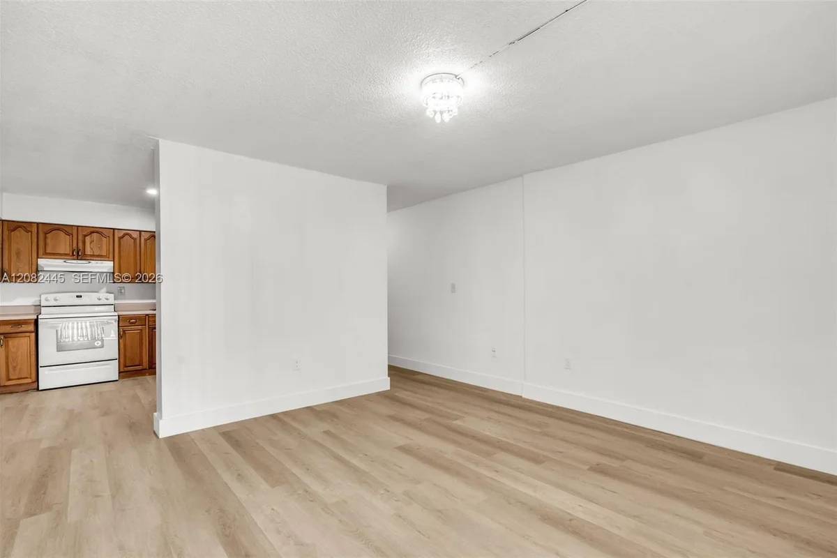2496 SW 17th Ave #5113, Miami: photo 1 of 27