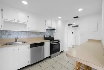 2781 Taft St #303, Hollywood: photo 1 of 23
