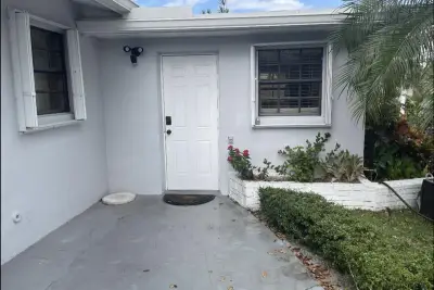 3610 Lloyd Dr #B, Oakland Park: photo 1 of 10