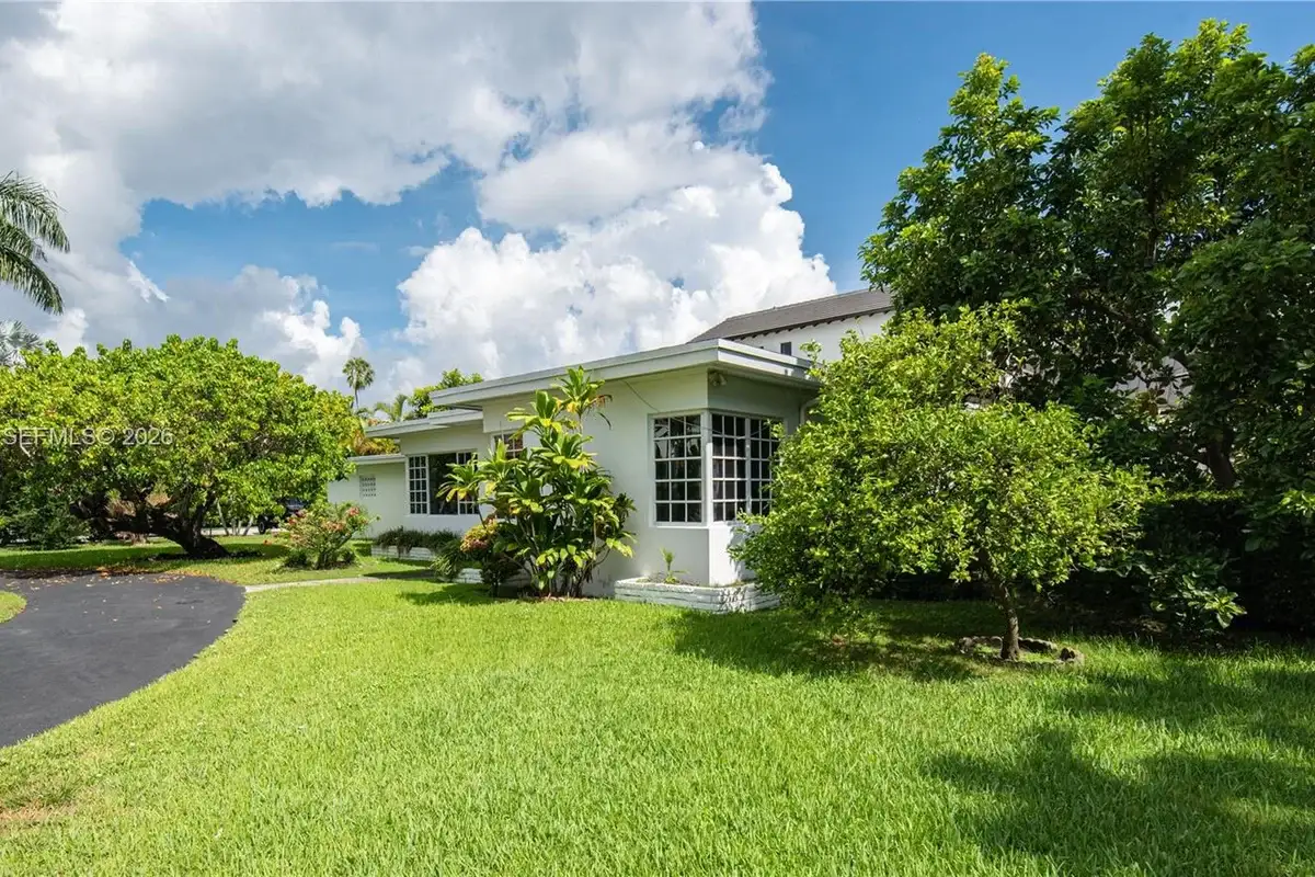 85 S Hibiscus Dr, Miami Beach: photo 1 of 22