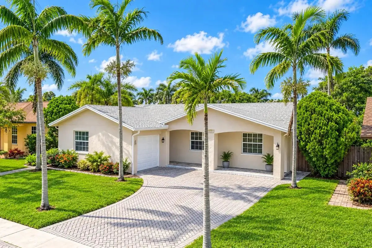 10975 NW 27th Pl, Sunrise: photo 1 of 35