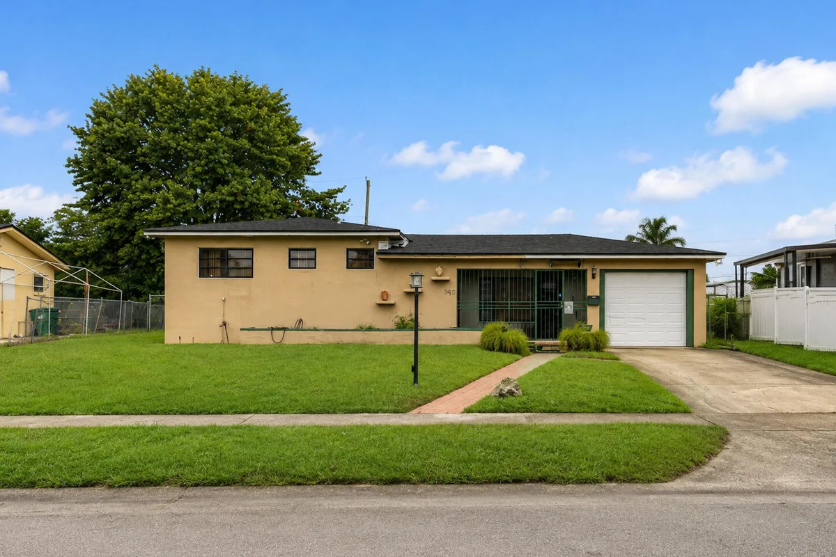 740 NW 187th Dr, Miami Gardens: photo 1 of 18