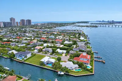 1050 Bimini Ln, Riviera Beach: photo 1 of 3