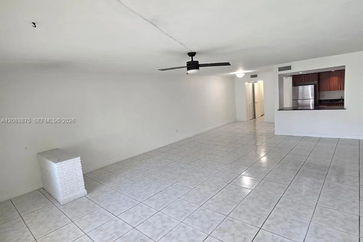 1885 NE 121st St #8, North Miami: photo 1 of 11