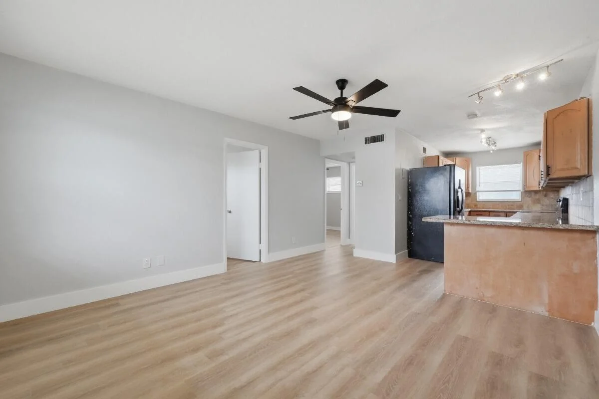 6191 SW 37th St #210, Davie: photo 1 of 16