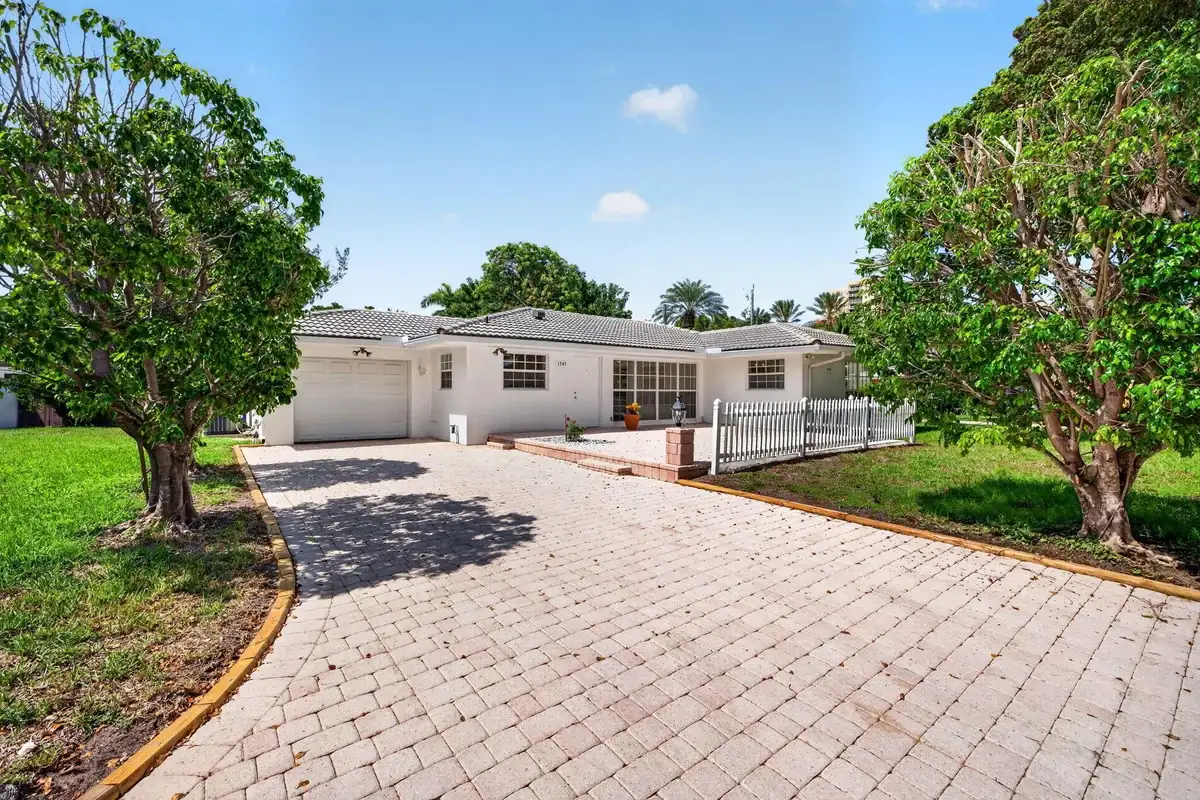 1345 E Terra Mar Dr, Pompano Beach: photo 1 of 49