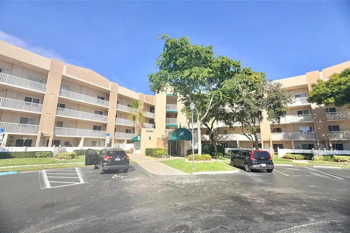 9587 Weldon Cir #B204, Tamarac: photo 1 of 39
