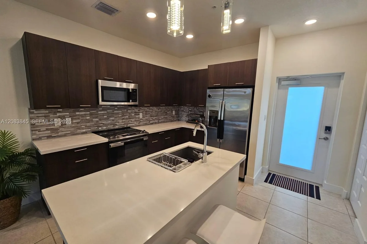 8301 NW 41st St #B-402, Doral: photo 1 of 52