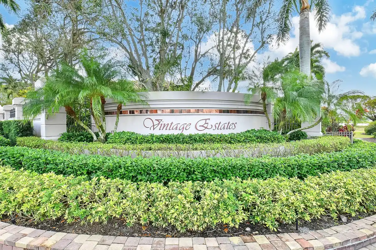 2520 NW 59th St, Boca Raton: photo 1 of 13